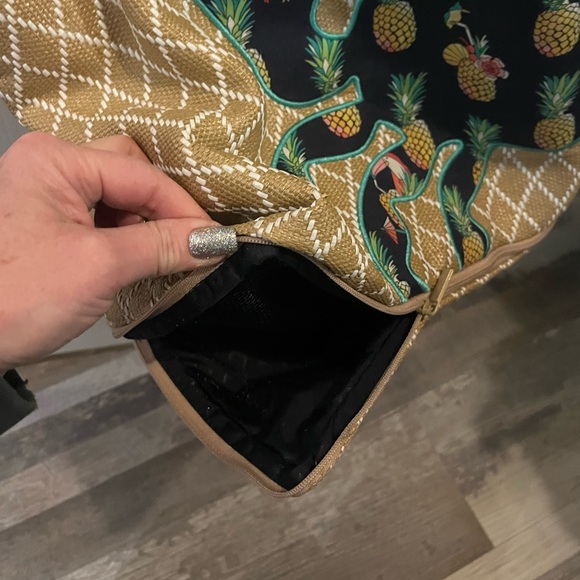 Vera Bradley Tote - Picture 4 of 4